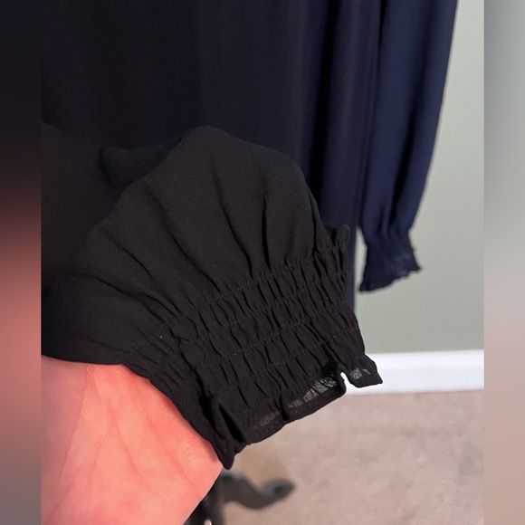 Ann Taylor LOFT Navy Blue, Shirred sleeve cotton body top. Size XL - Picture 8 of 9